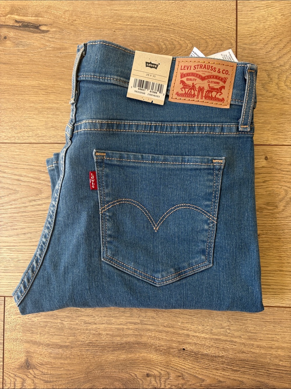 Levi's 315 Shaping Bootcut Mid Rise Denim Jeans - Picture 4 of 7